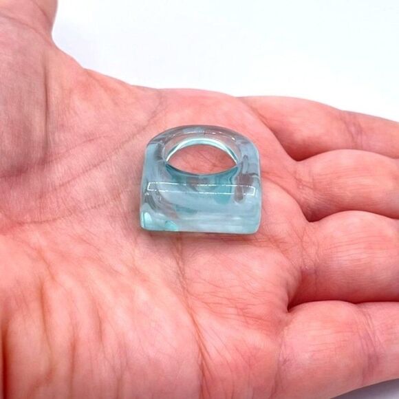 Blue and White Swirl Acrylic Geometric Barrel Chunky Statement Ring Size 6 - Picture 5 of 6